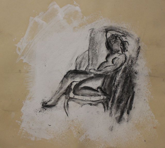 Femme au fauteuil  (Poudre de marbre et fusain sur papier) - 35 X 38 - 2018